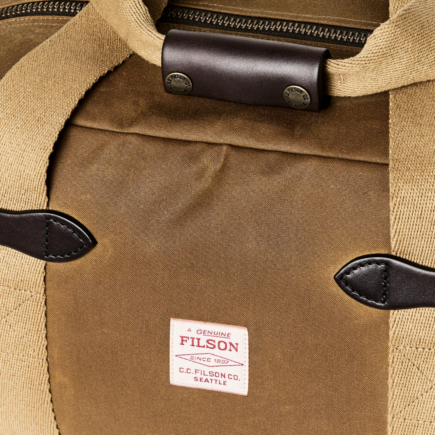 FILSON SMALL TIN CLOTH DUFFLE BAG - DARK TAN