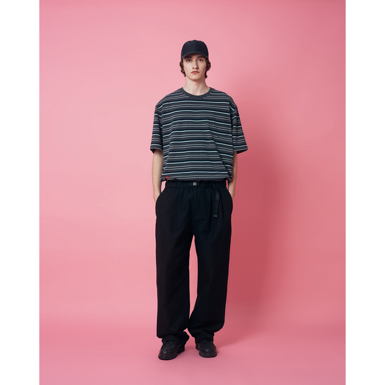 UNIFORM BRIDGE AE VINTAGE STRIPE S/S T-SHIRT - CHARCOAL