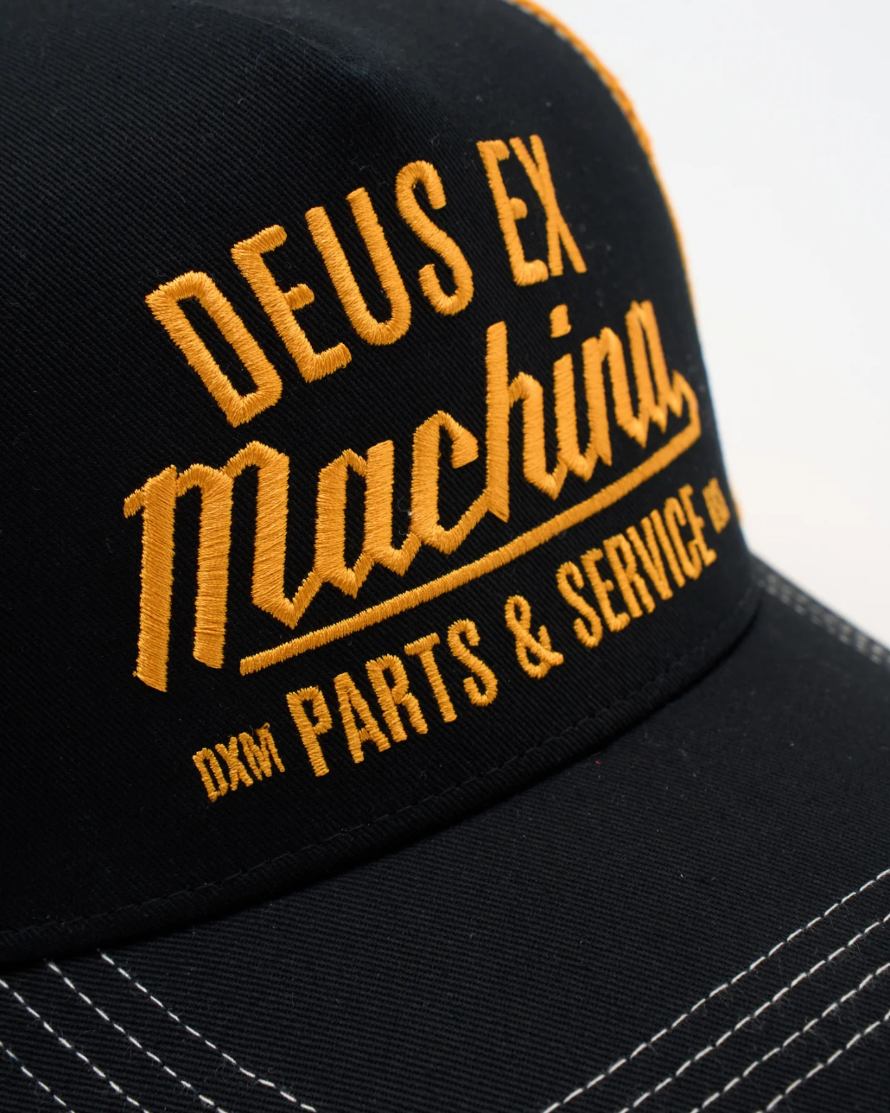 DEUS EX MACHINA OVERBITE TRUCKER - BLACK