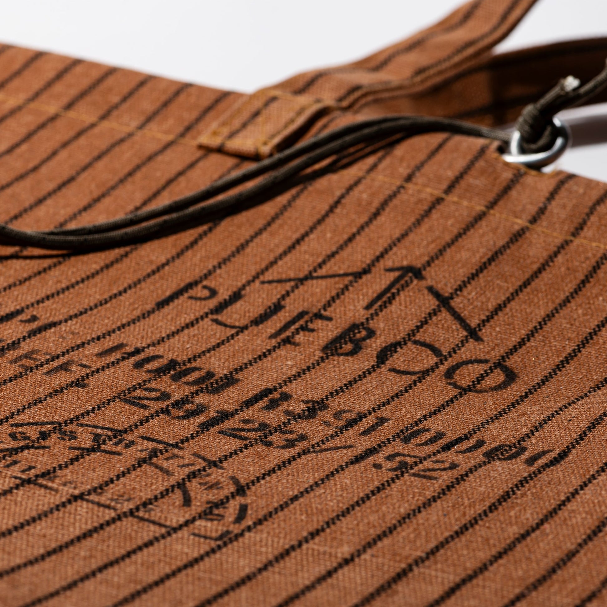 PUEBCO WAXED CANVAS LARGE BAG / Brown