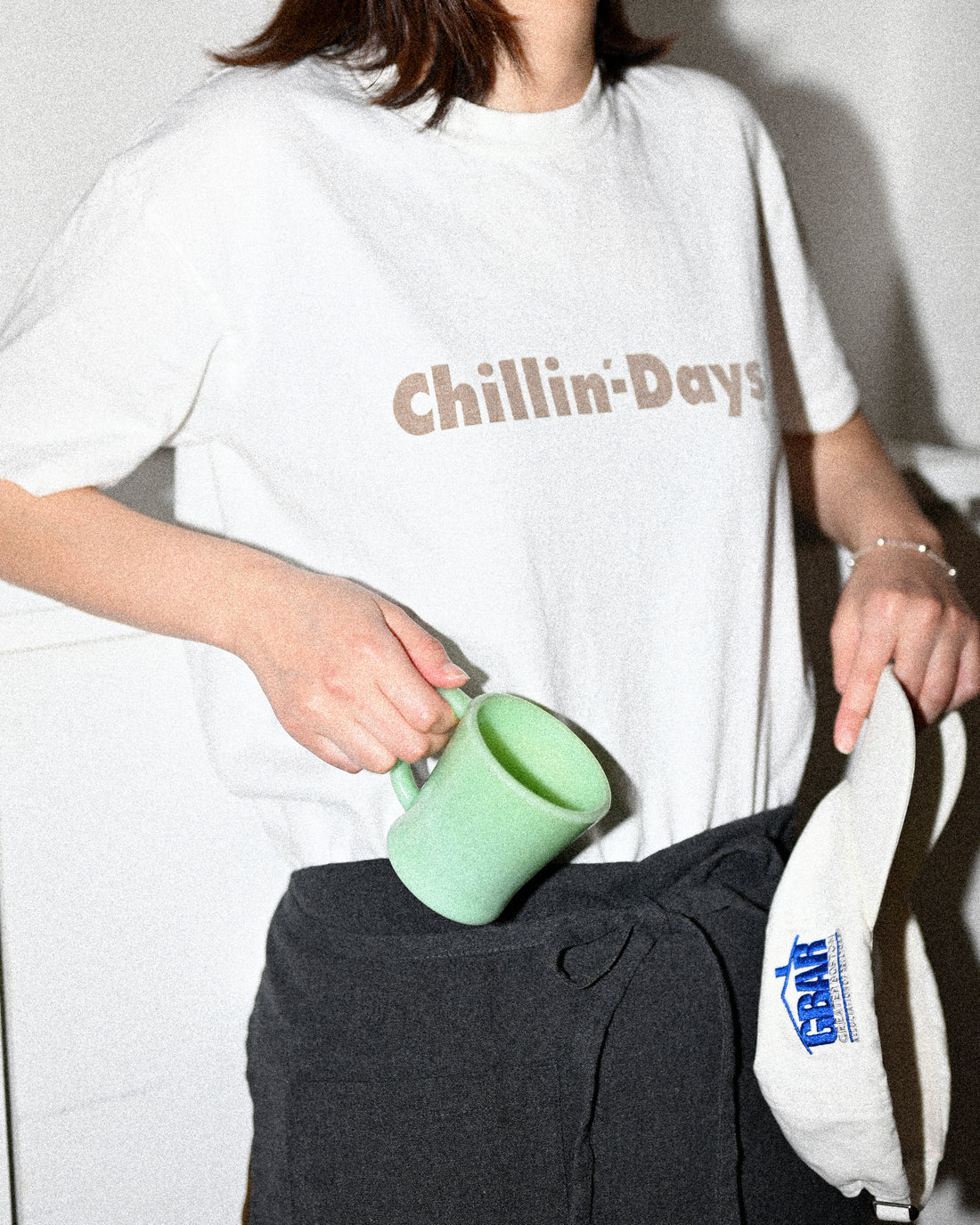 UNISON SPECIAL GIANT TUBE PG PRINT S/S TEE(CHILLIN DAY) - WHITE