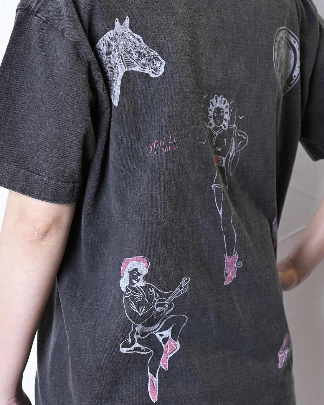 UNISON SPECIAL GIANT TUBE PG PRINT S/S TEE(TEXAS) - BLACK