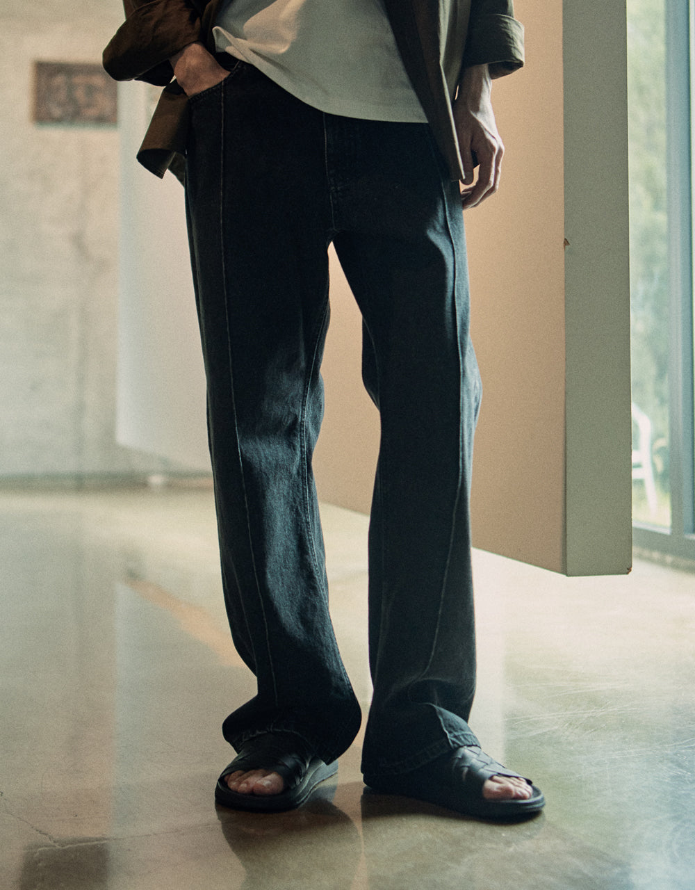 UNIFORM BRIDGE PIN TUCK WIDE DENIM PANTS BLACK WASHED - BLACK WASHED