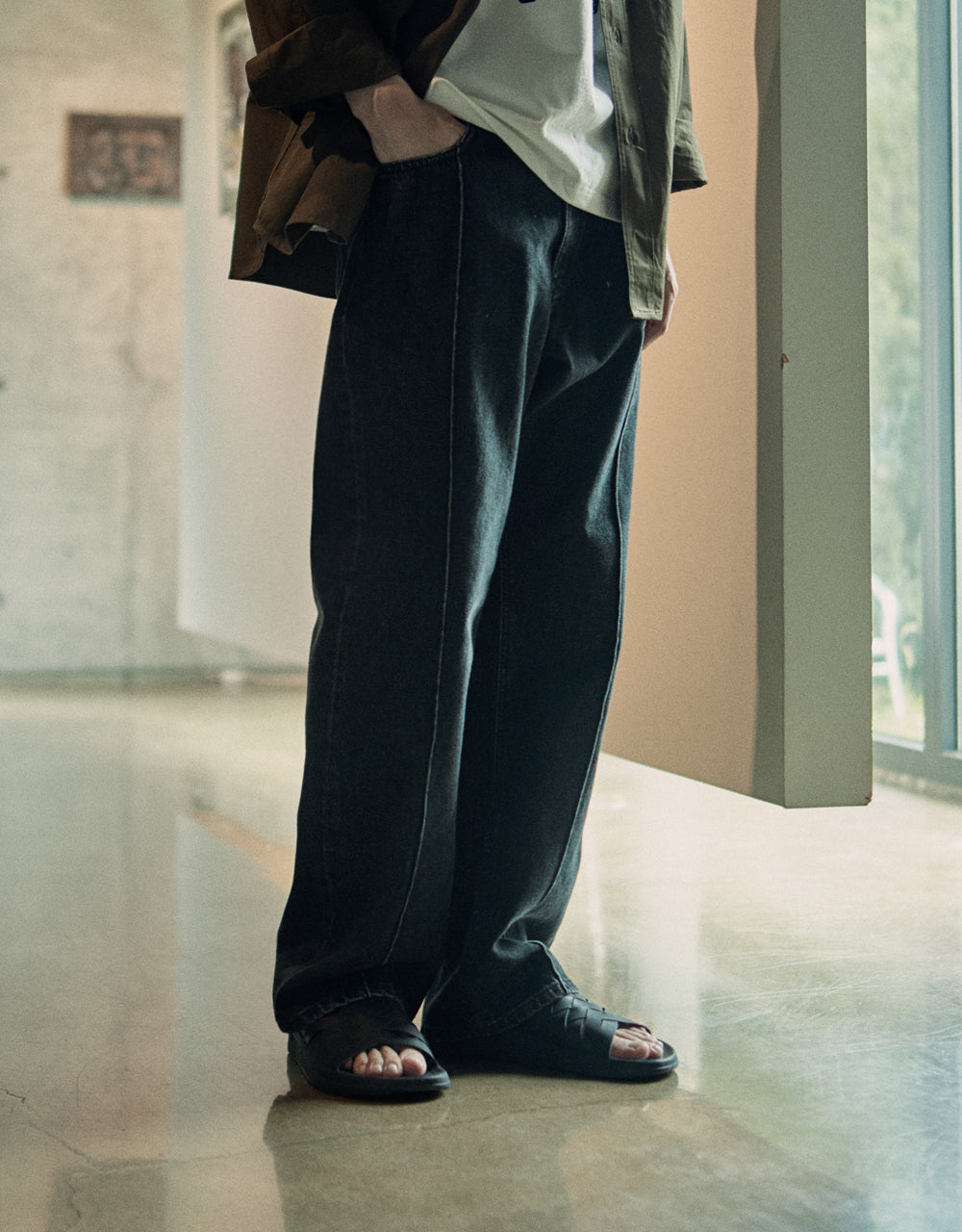 UNIFORM BRIDGE PIN TUCK WIDE DENIM PANTS BLACK WASHED - BLACK WASHED