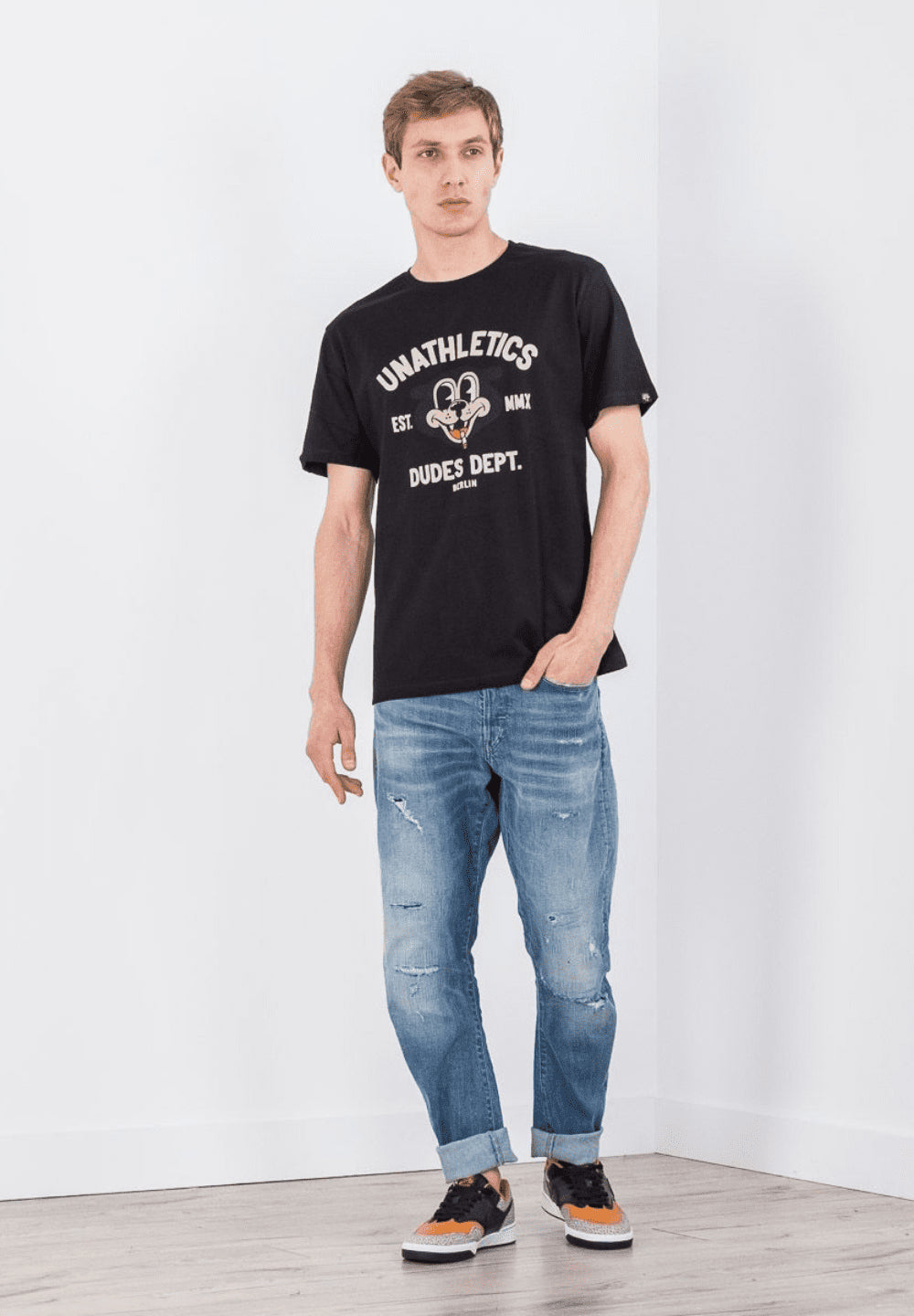THE DUDES UNATHLETICS DEPT. T-SHIRT - BLACK