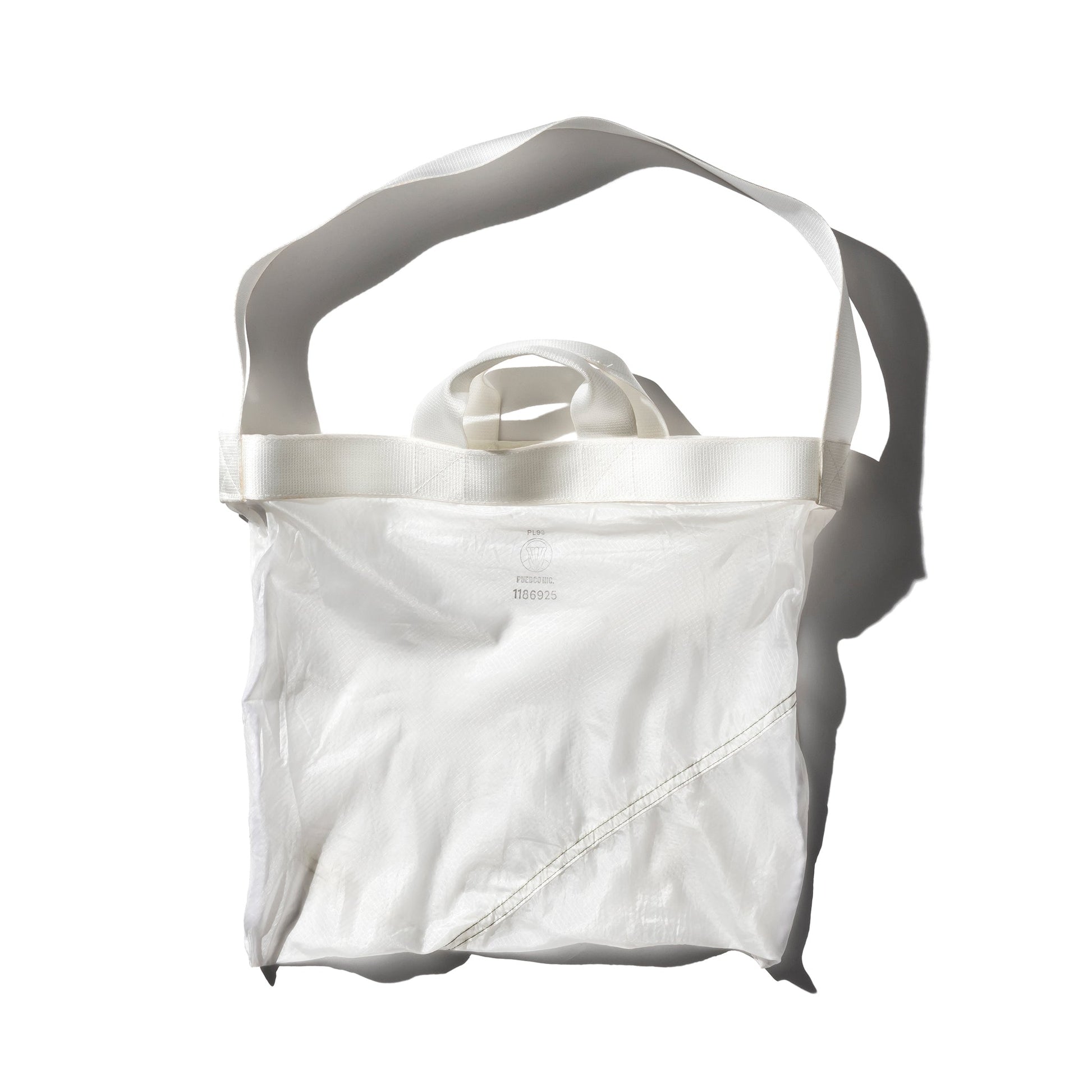 Puebco Vintage Parachute Light 2-Way Bag / White — view 3