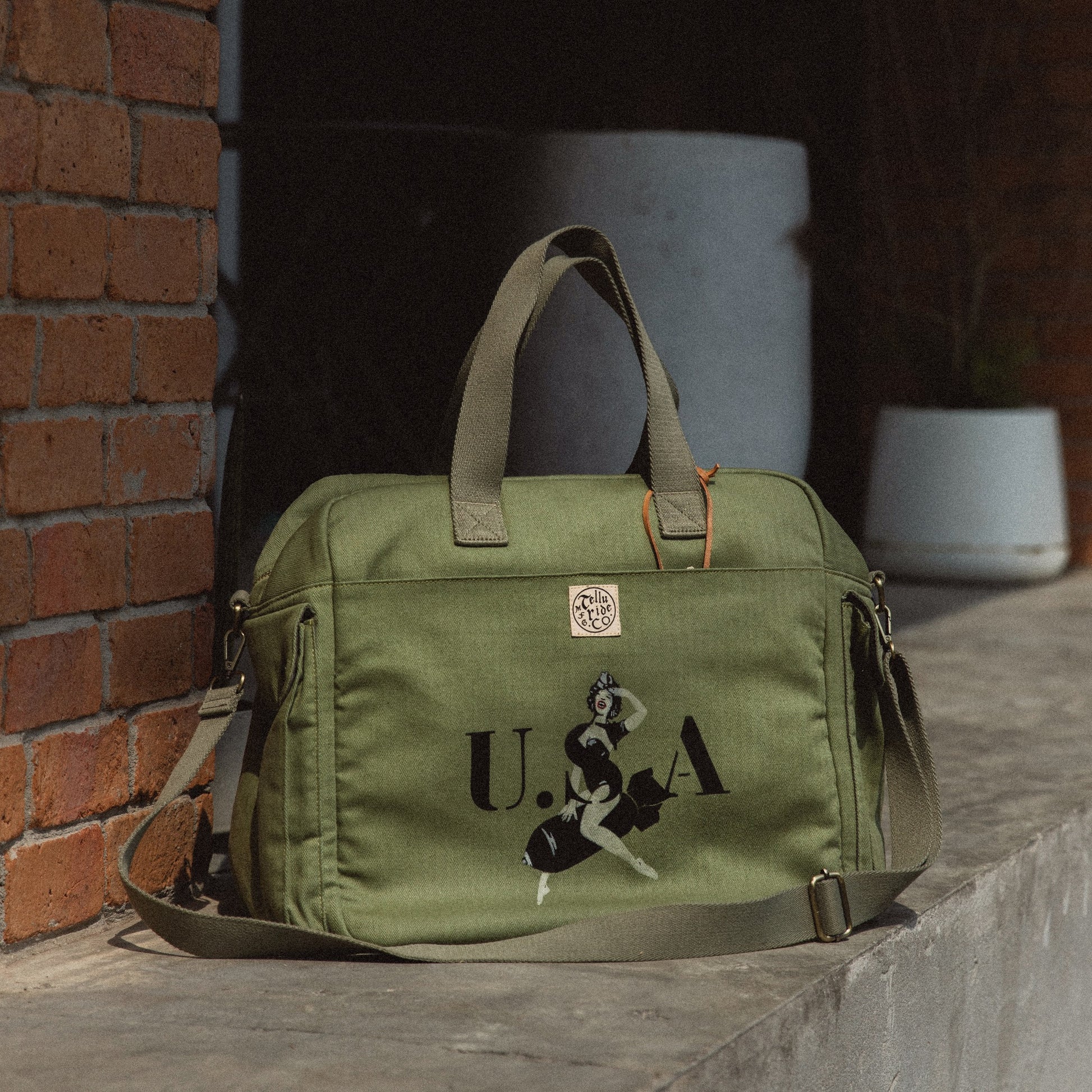 TELLURIDE MONKEY CARRIER TOTE (PINUP) - SAGE GREEN
