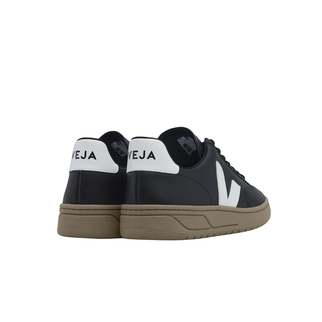 VEJA V-12 - BLACK/WHITE/DUNE