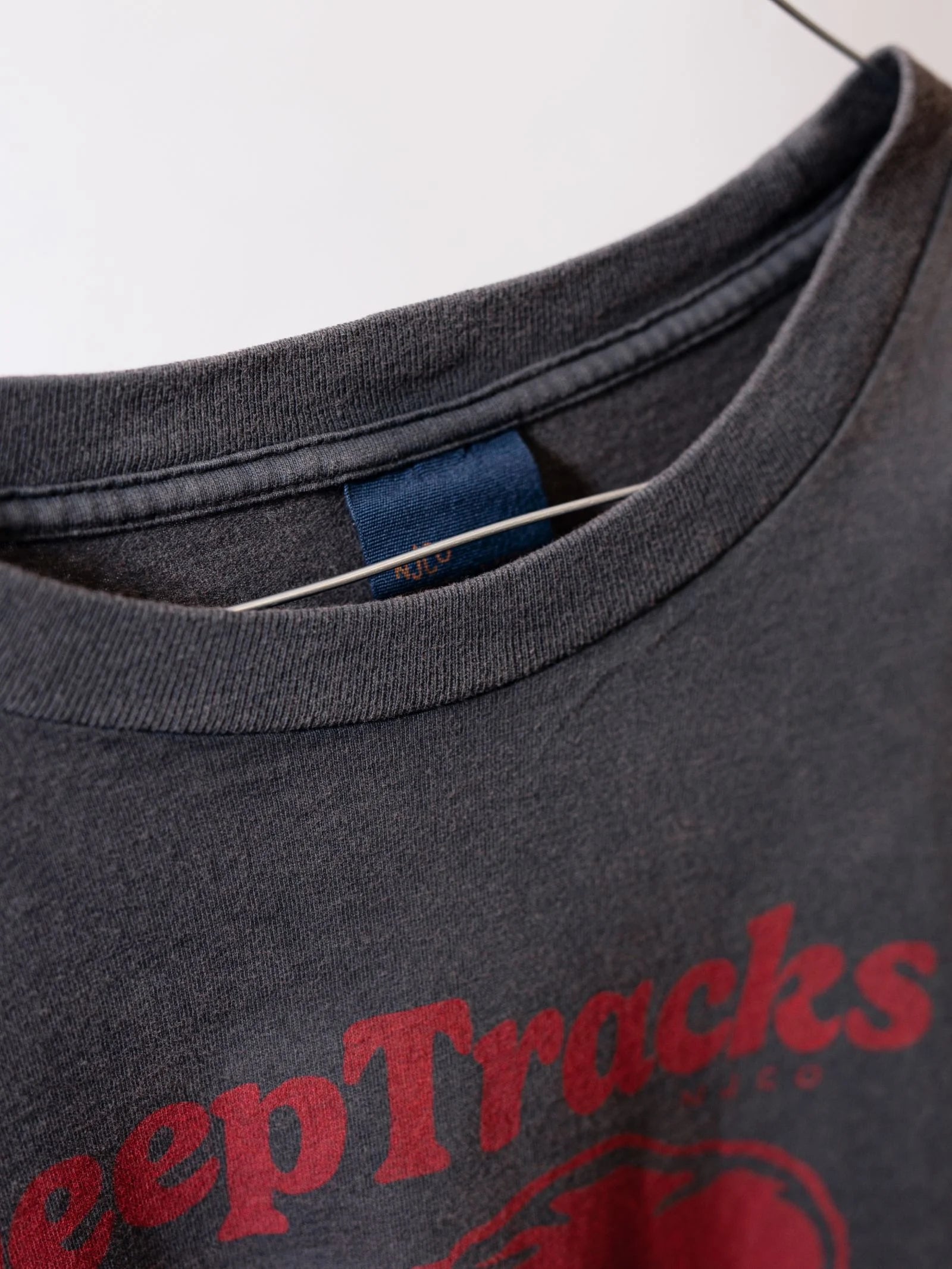 NUDIE JEANS ROY DEEP TRACKS T-SHIRT - ANTRACITE