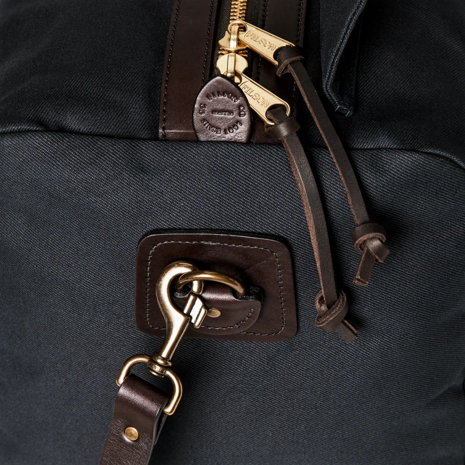 FILSON DUFFLE MEDIUM WITH PATCH - NAVY