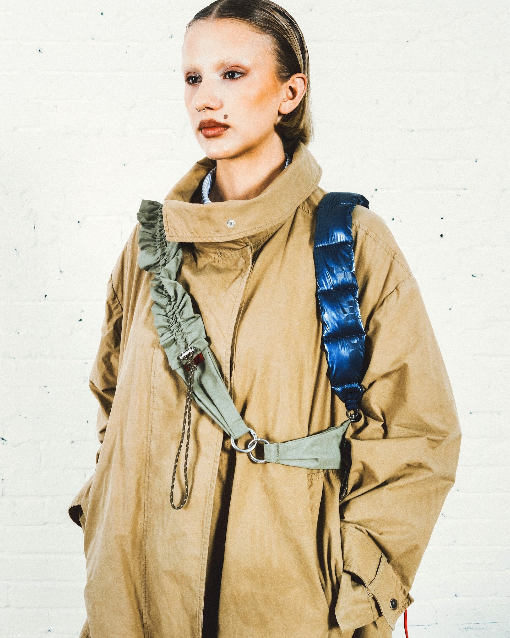 TOPOLOGIE PUFFER WRIST STRAP