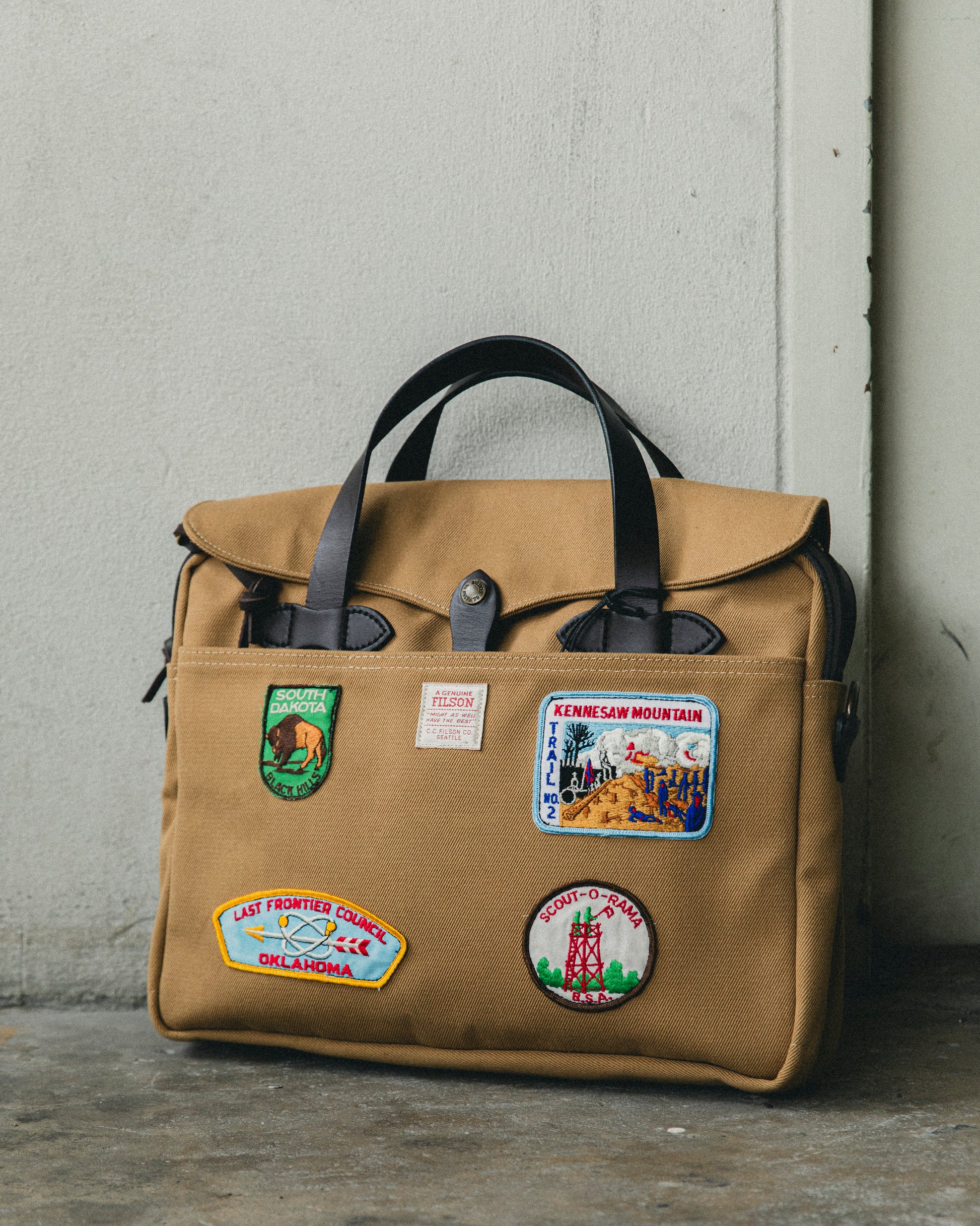 FILSON LIMITED EDITION ORIGINAL BRIEFCASE WITH PATCH - TAN