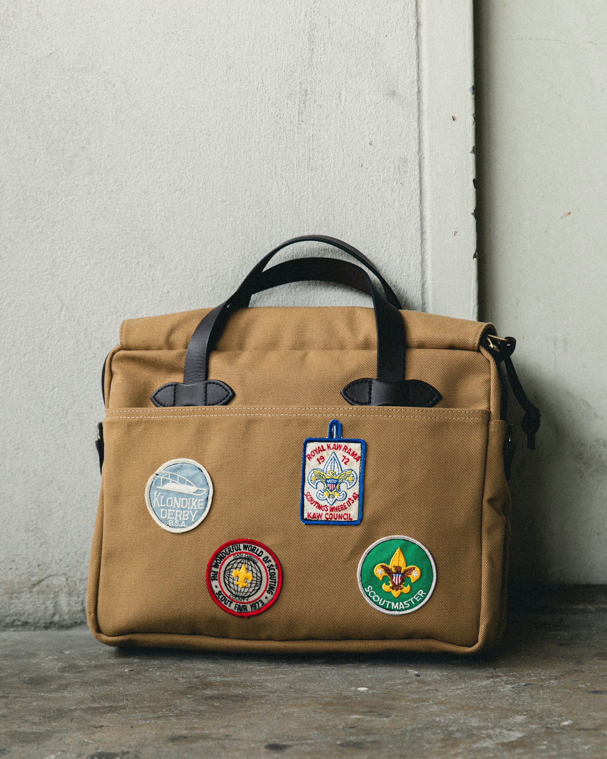 FILSON LIMITED EDITION ORIGINAL BRIEFCASE WITH PATCH - TAN