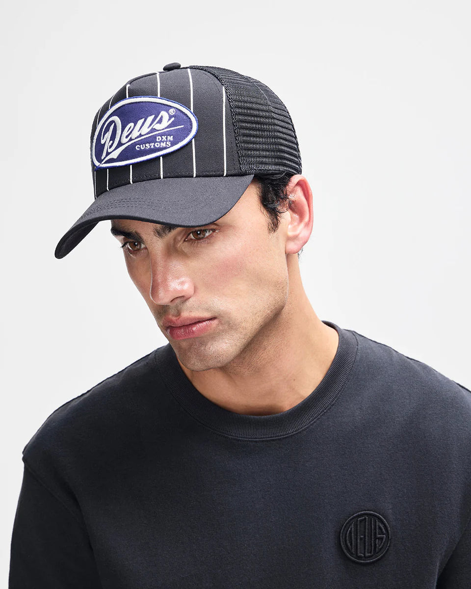 DEUS EX MACHINA FORECOURT TRUCKER - BLACK
