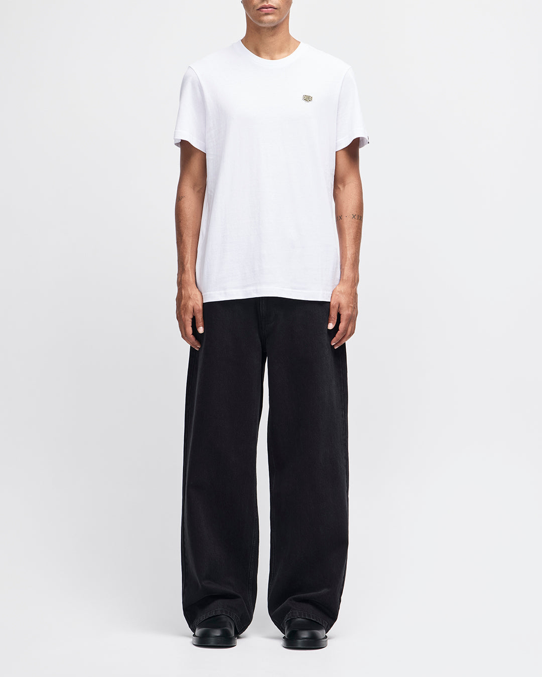DEUS EX MACHINA SHIELD STANDARD TEE - WHITE