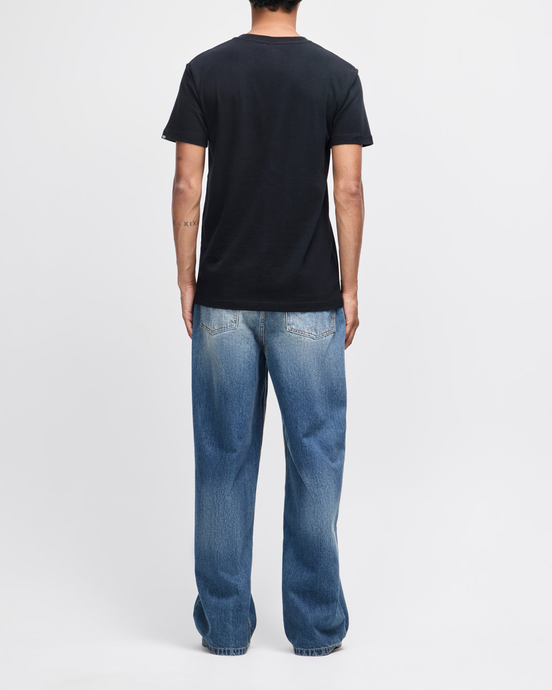 DEUS EX MACHINA SHIELD TEE - BLACK