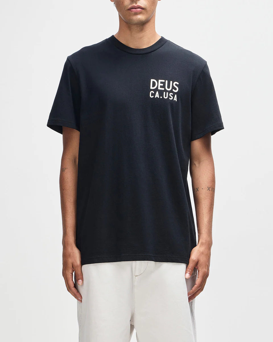 DEUS EX MACHINA CAMBER TEE - BLACK