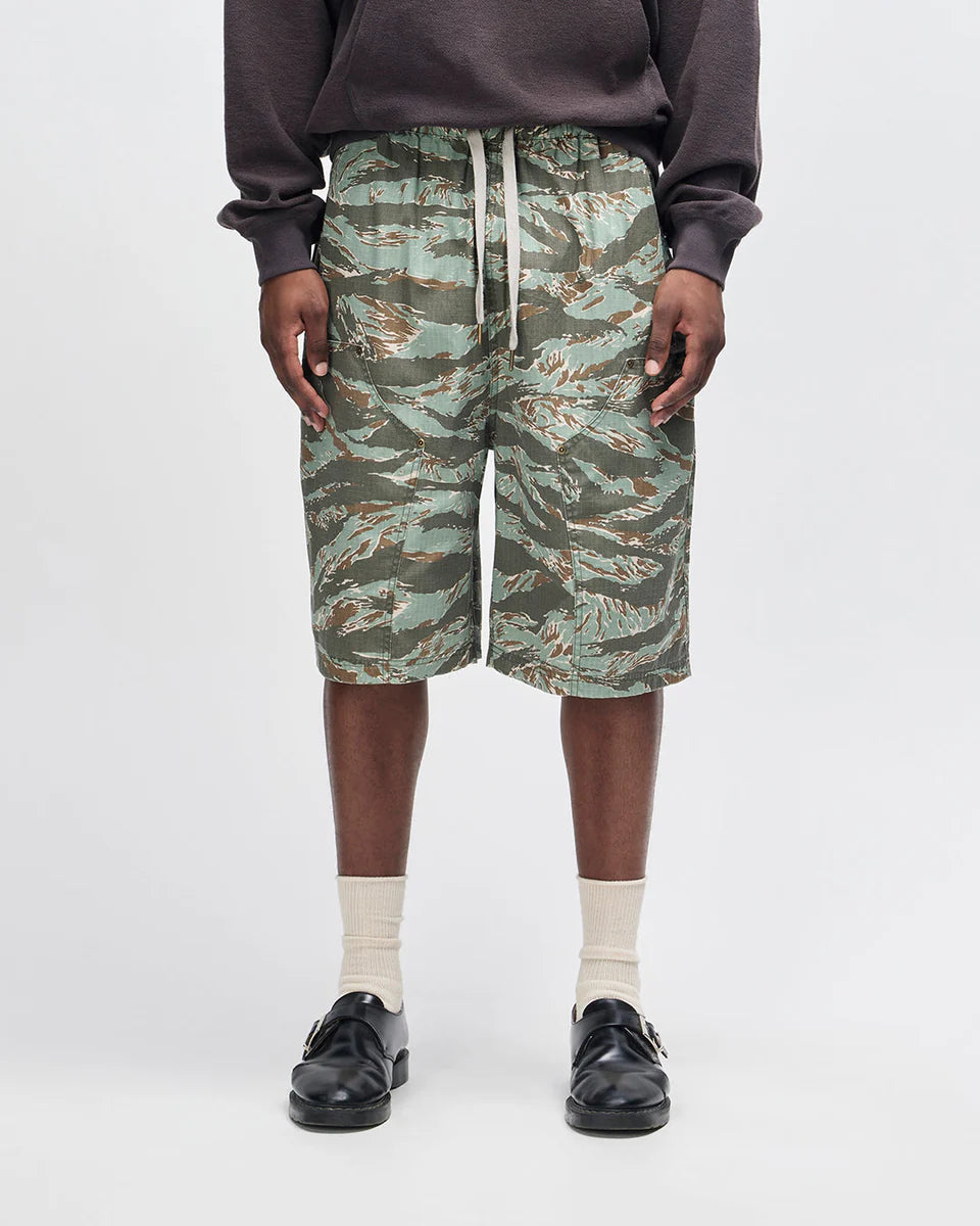 DEUS EX MACHINA UNFORSEEN SHORT - GROUND COVER GREEN