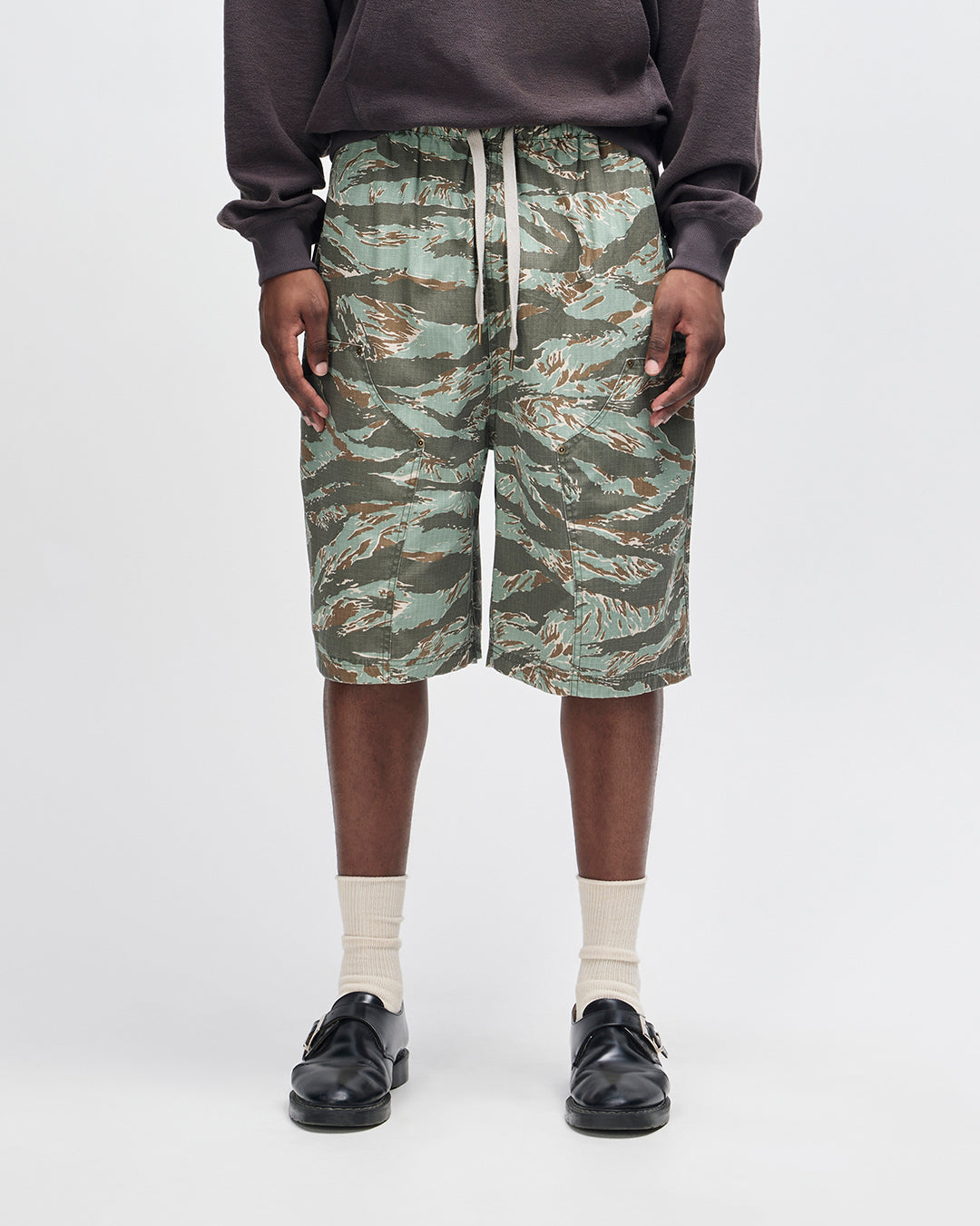 unforseen-short-ground-cover-green|Model