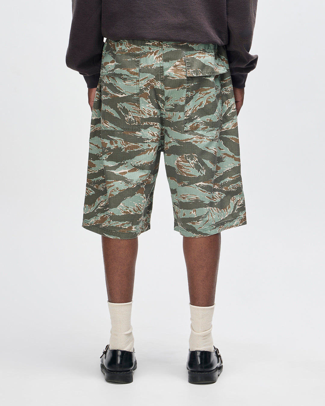 unforseen-short-ground-cover-green|Model
