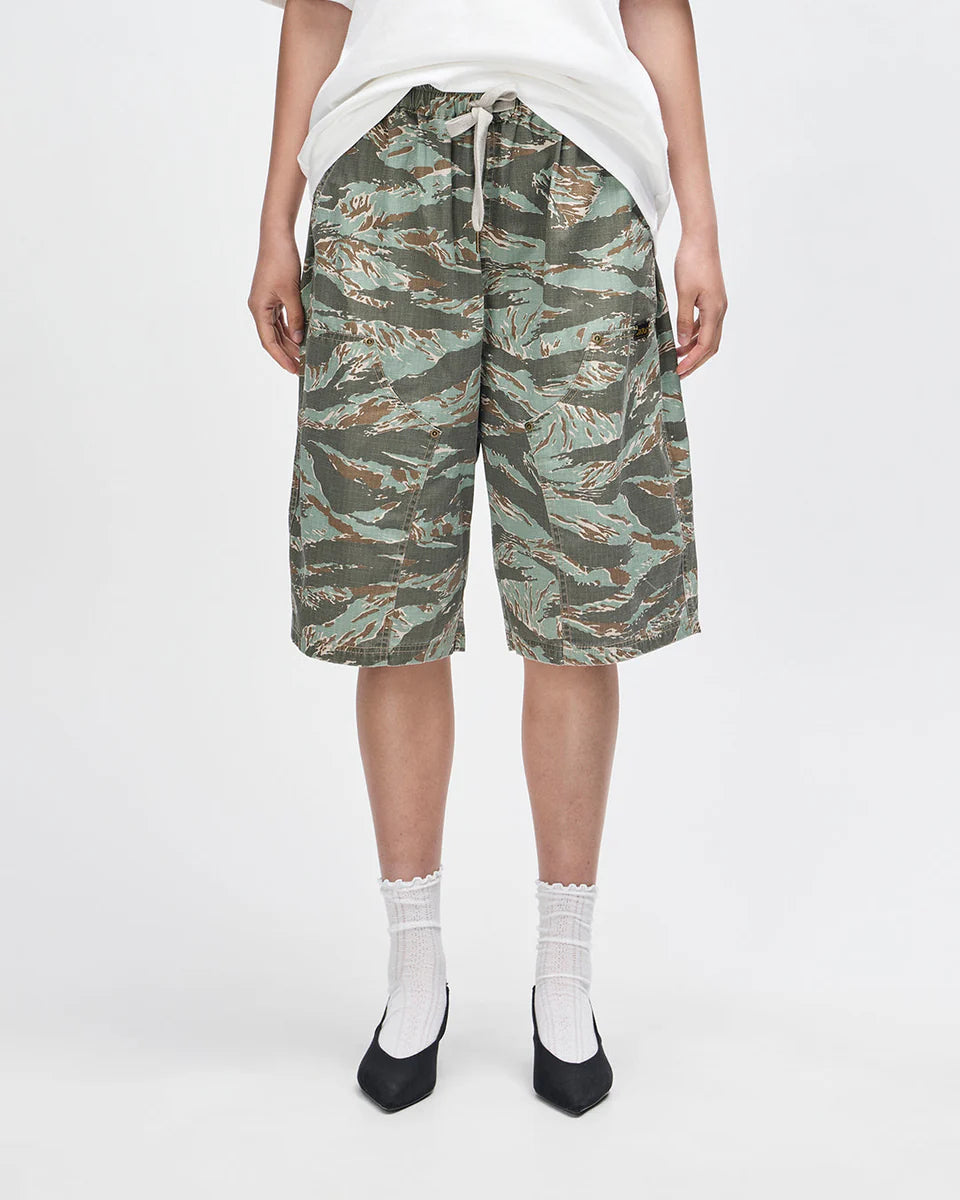 DEUS EX MACHINA UNFORSEEN SHORT - GROUND COVER GREEN
