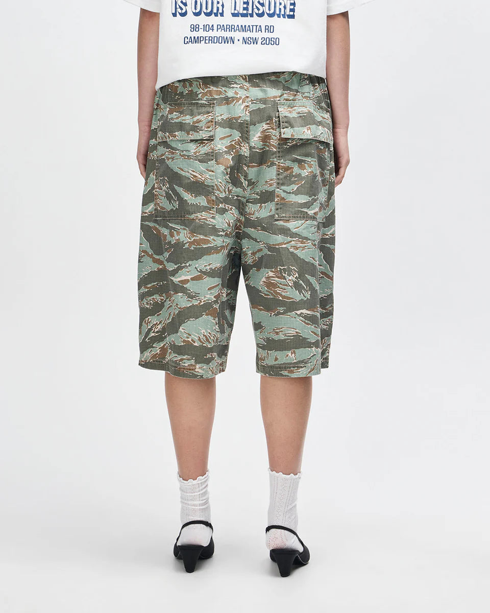 DEUS EX MACHINA UNFORSEEN SHORT - GROUND COVER GREEN