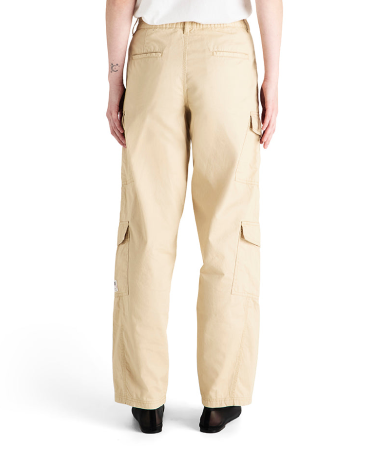 durdan-pant-warm-sand|Model