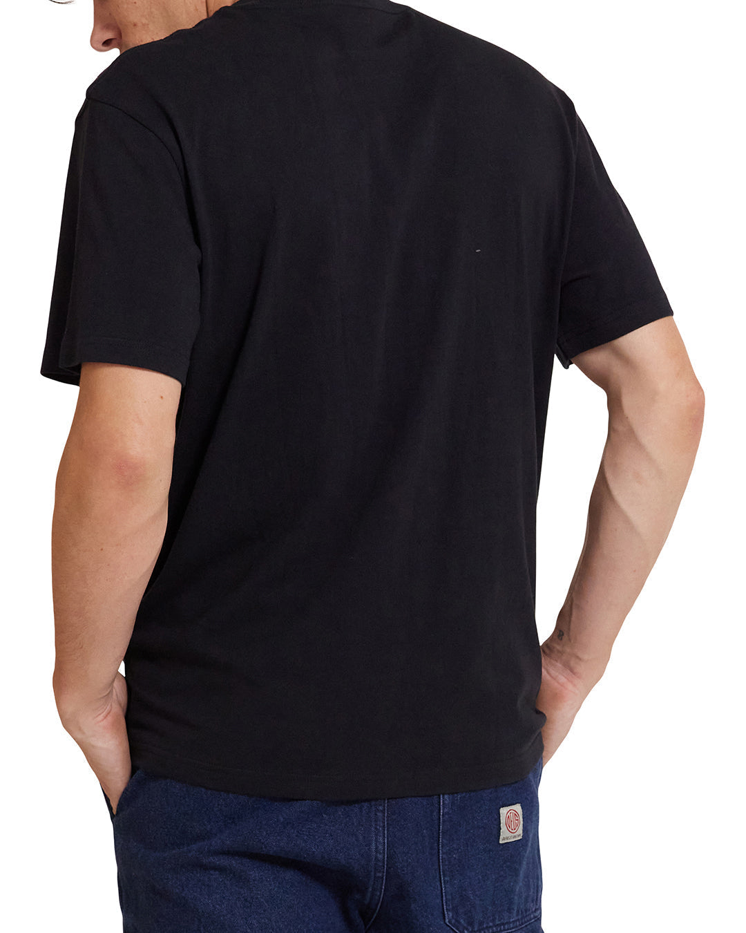 Single Fin Tee - Black|Model