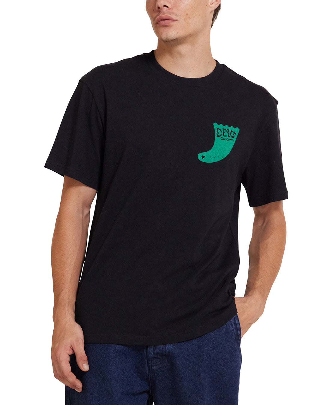 Single Fin Tee - Black|Model