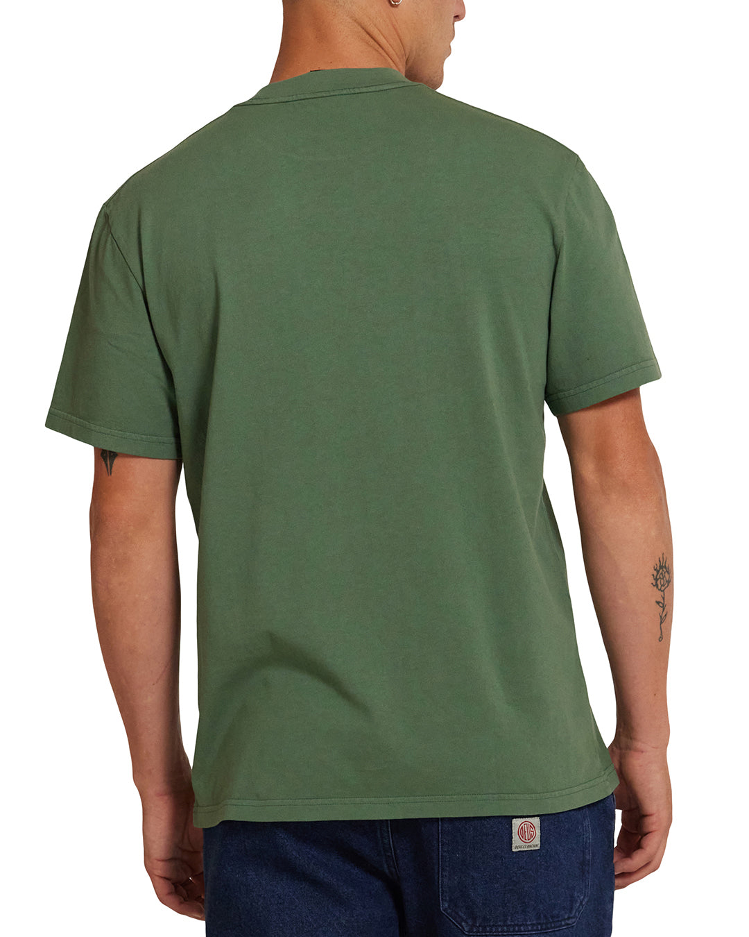 Single Fin Tee - Hillside Green|Model