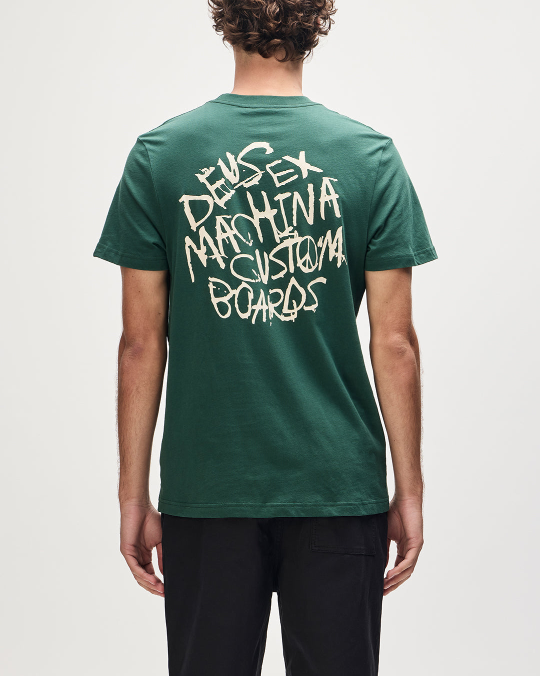 scrambler-tee-hunter-green|Model