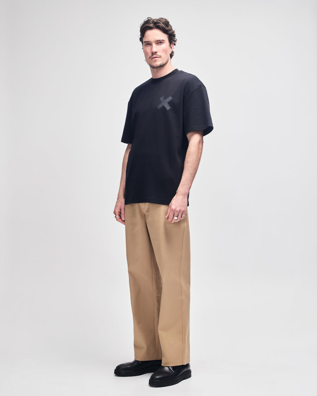 DEUS EX MACHINA SURBITON ADDRESS TEE - BLACK