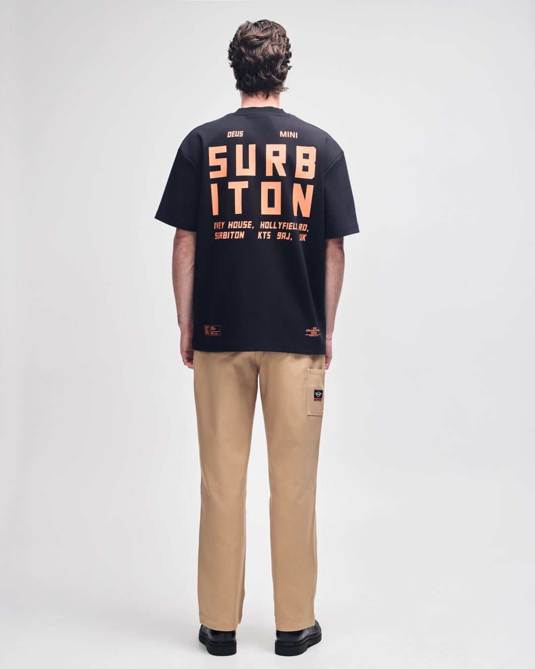 DEUS EX MACHINA SURBITON ADDRESS TEE - BLACK