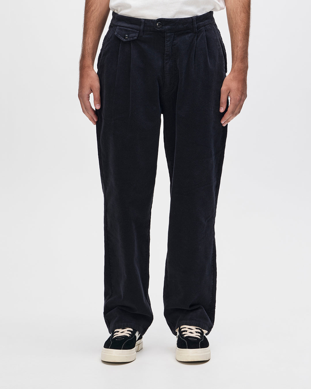 malvo-cord-pant-black|Model