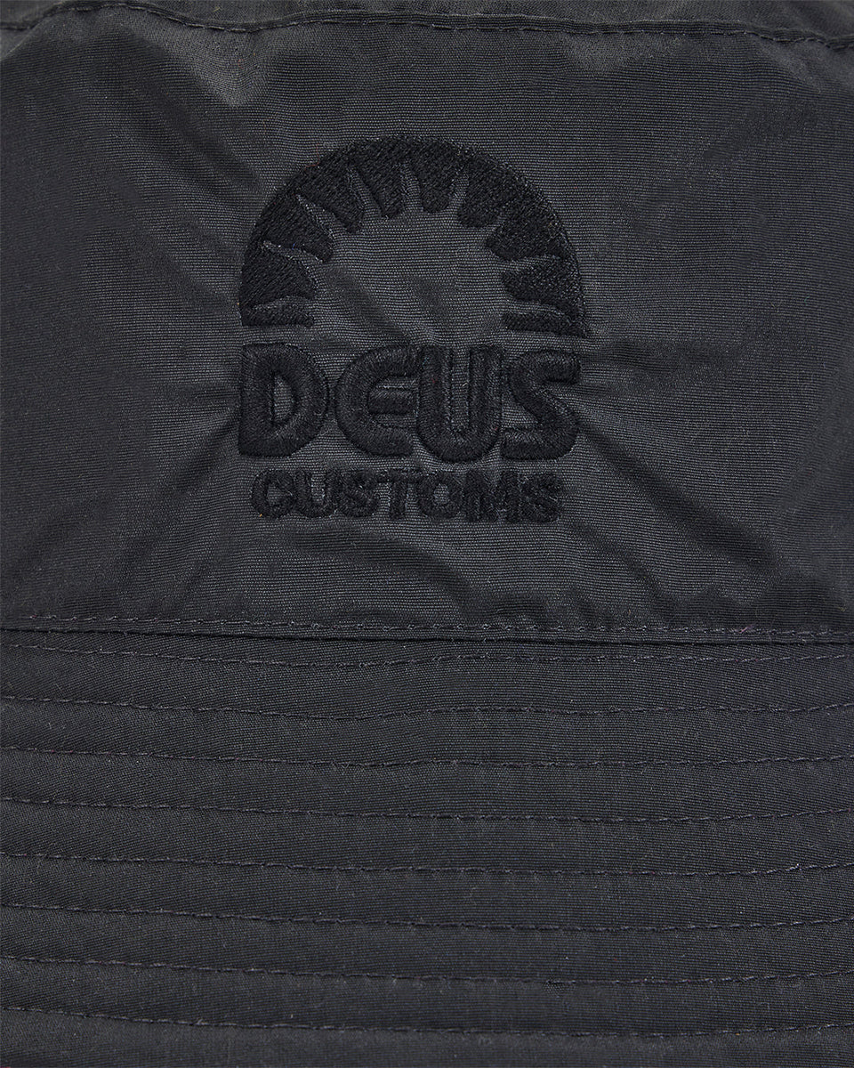 Deus Ex Machina Cruze Reversible Bucket — Anthracite-Raspberry — view 6