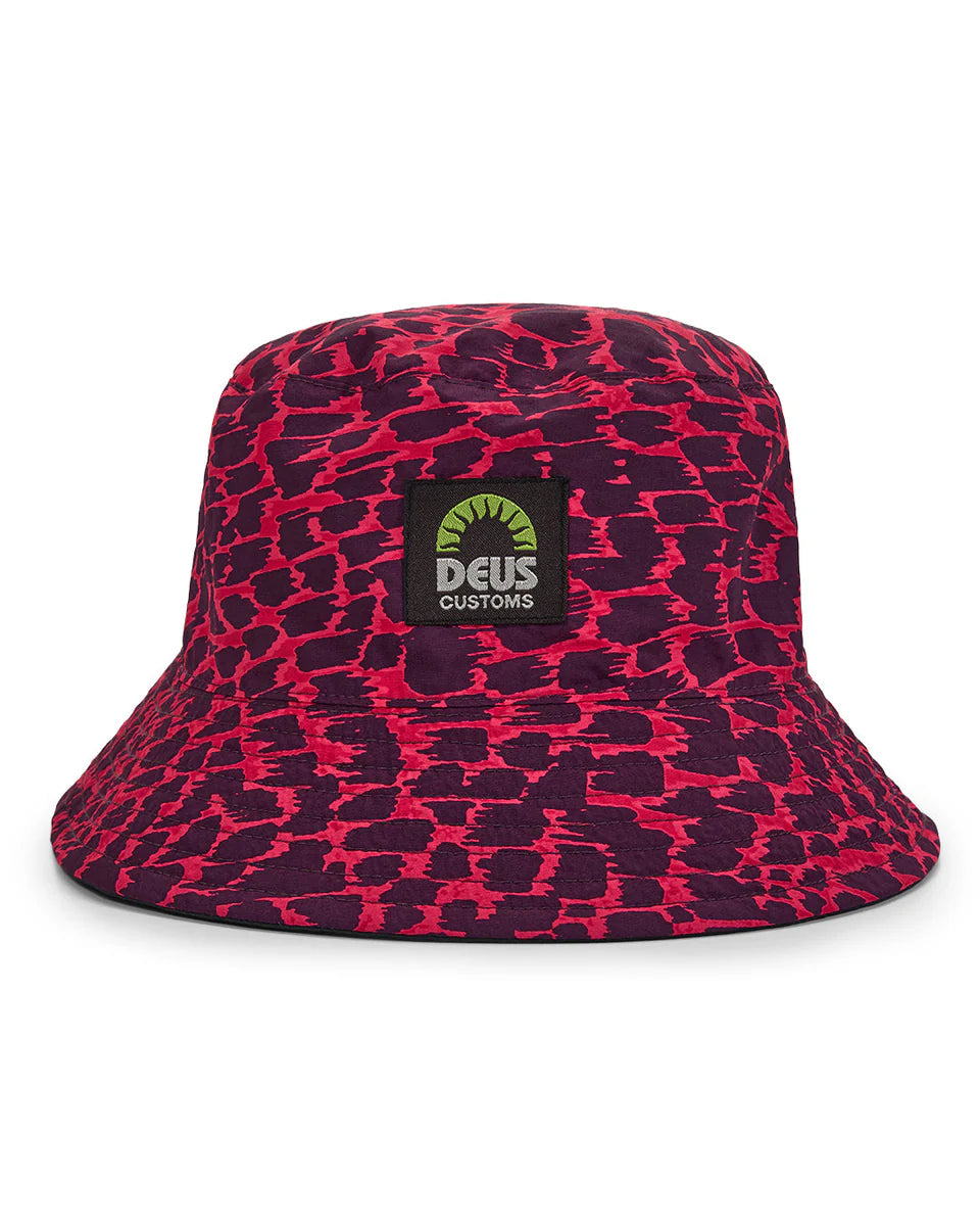 Deus Ex Machina Cruze Reversible Bucket — Anthracite-Raspberry — front view
