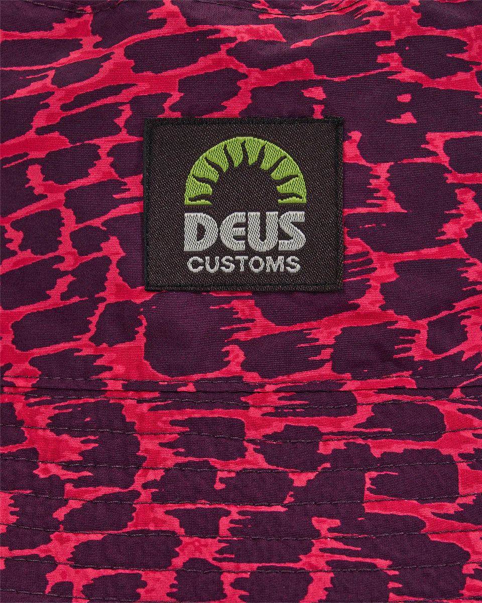 Deus Ex Machina Cruze Reversible Bucket — Anthracite-Raspberry — view 5