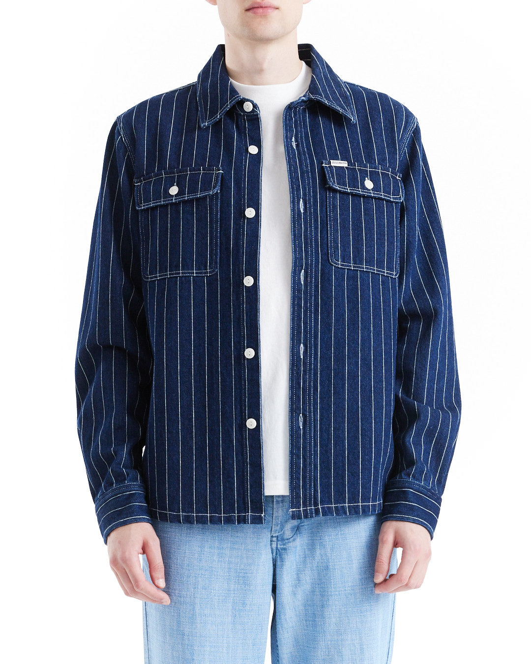 vacay-stripe-denim-shirt-indigo|Model
