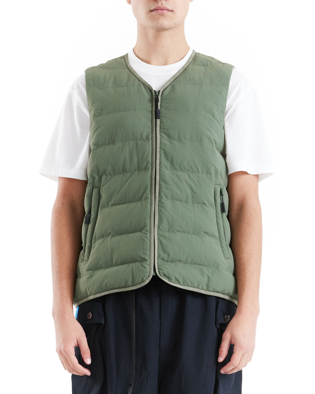 Peak Padded Vest - Clover|Model