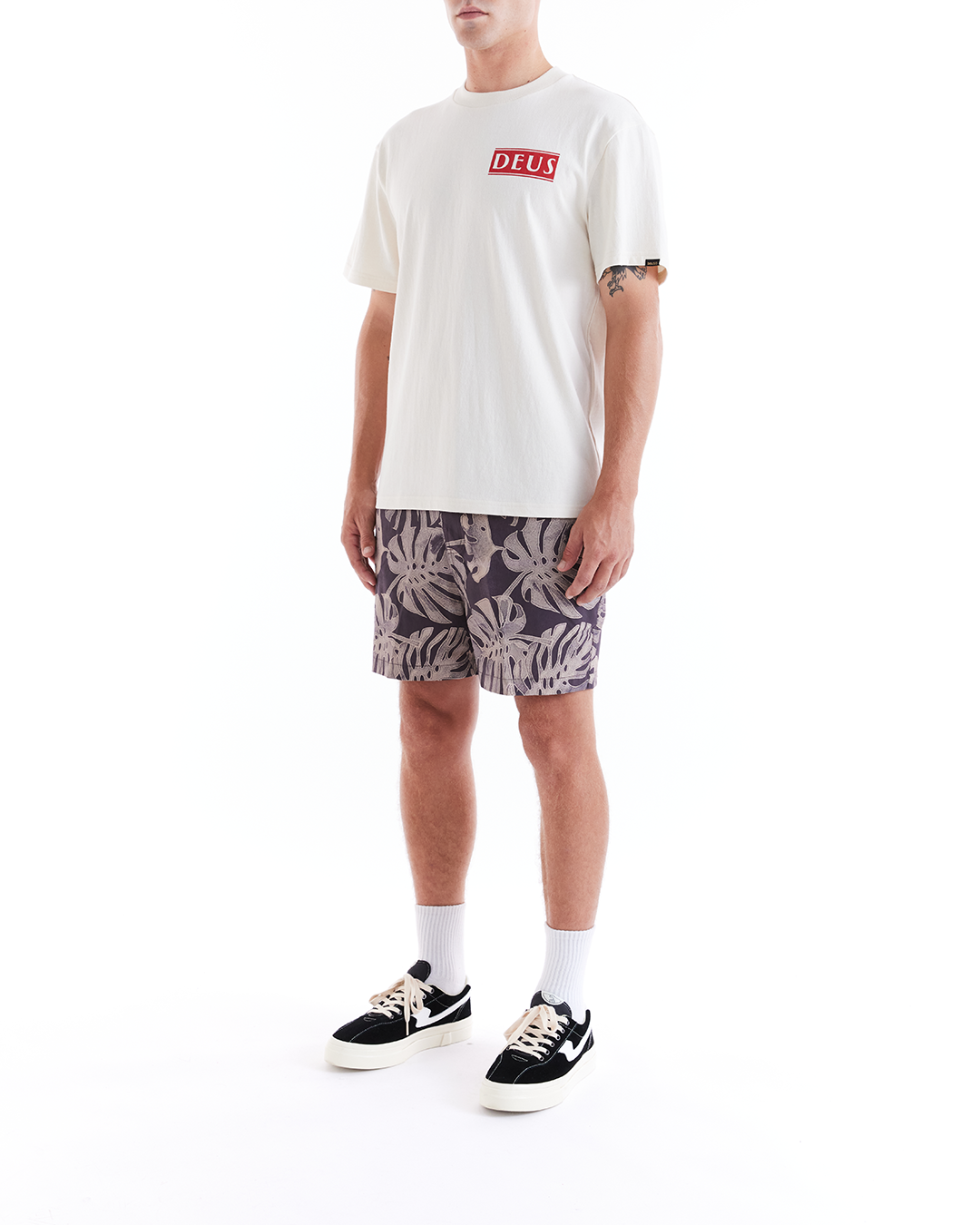 Ace Beach Short - Brown|Model
