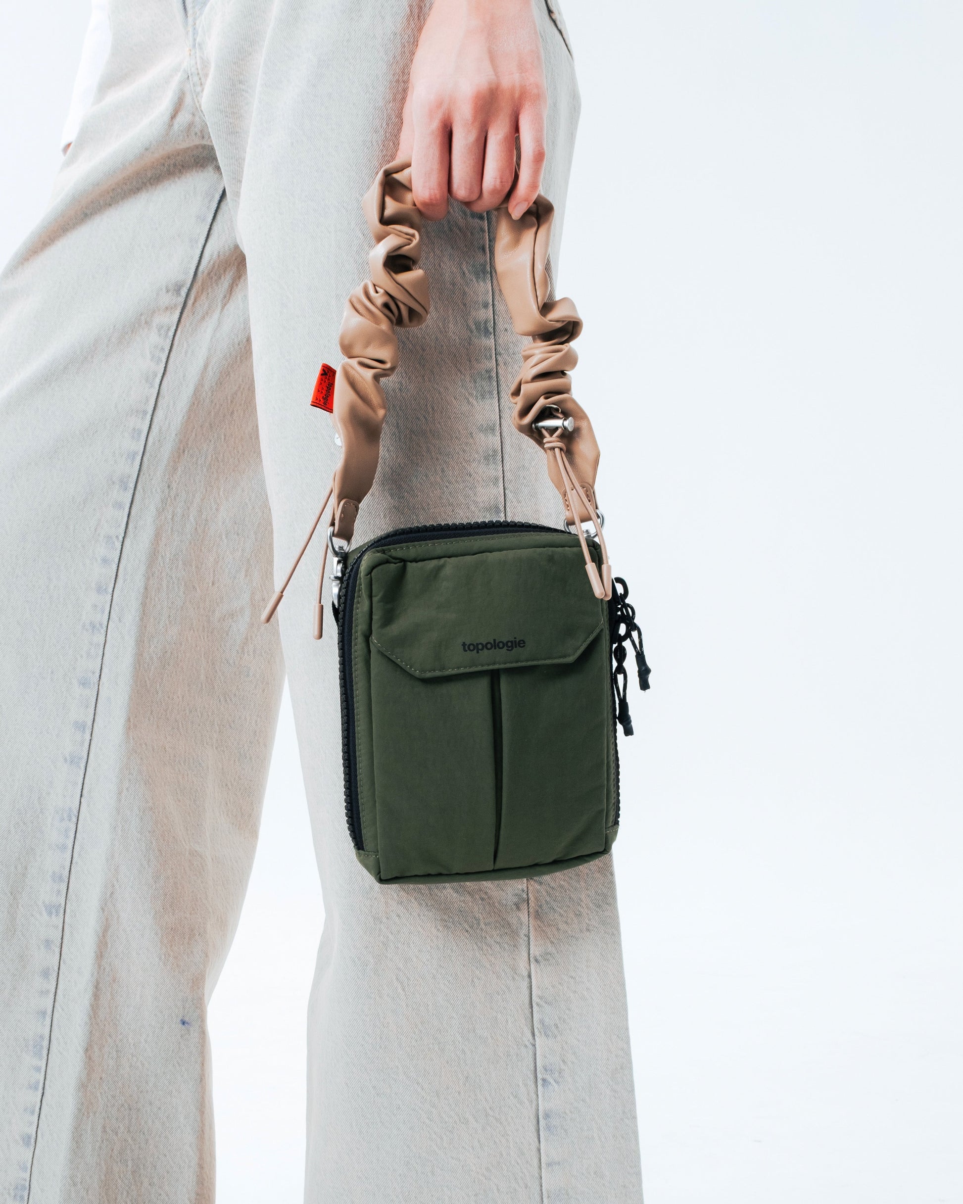 TOPOLOGIE BUNGEE WRIST STRAP