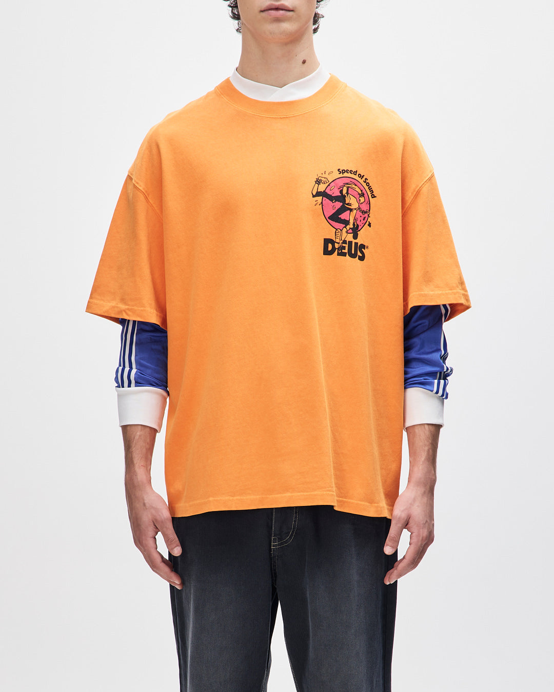 roughneck-tee-persimmon-orange|Model