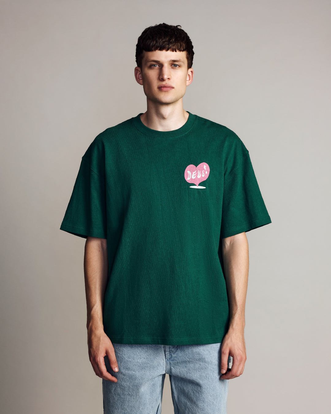 deep-cut-tee-verdant-green|Model