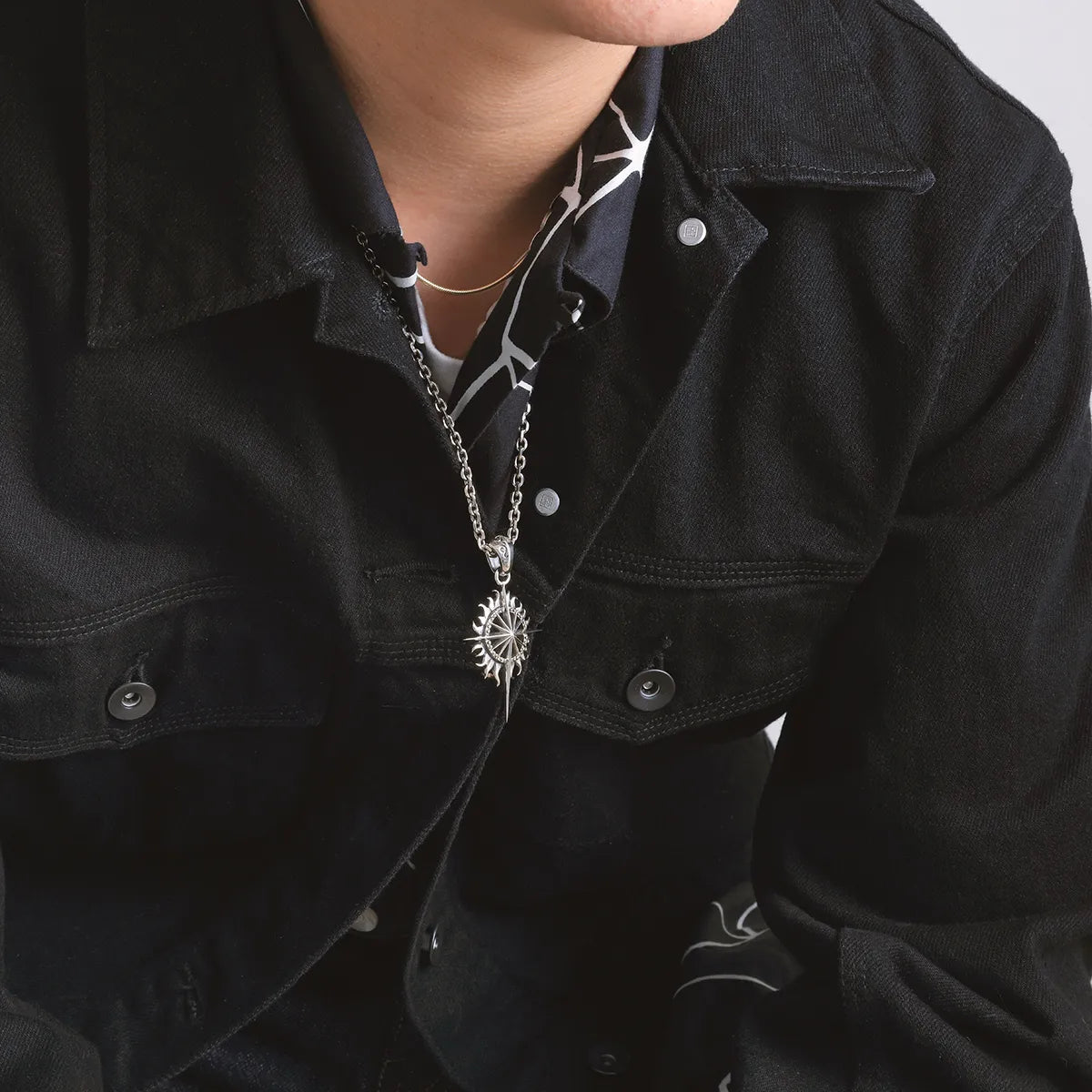 Saad Sun Symbol And Sun Flare Pendant — view 2