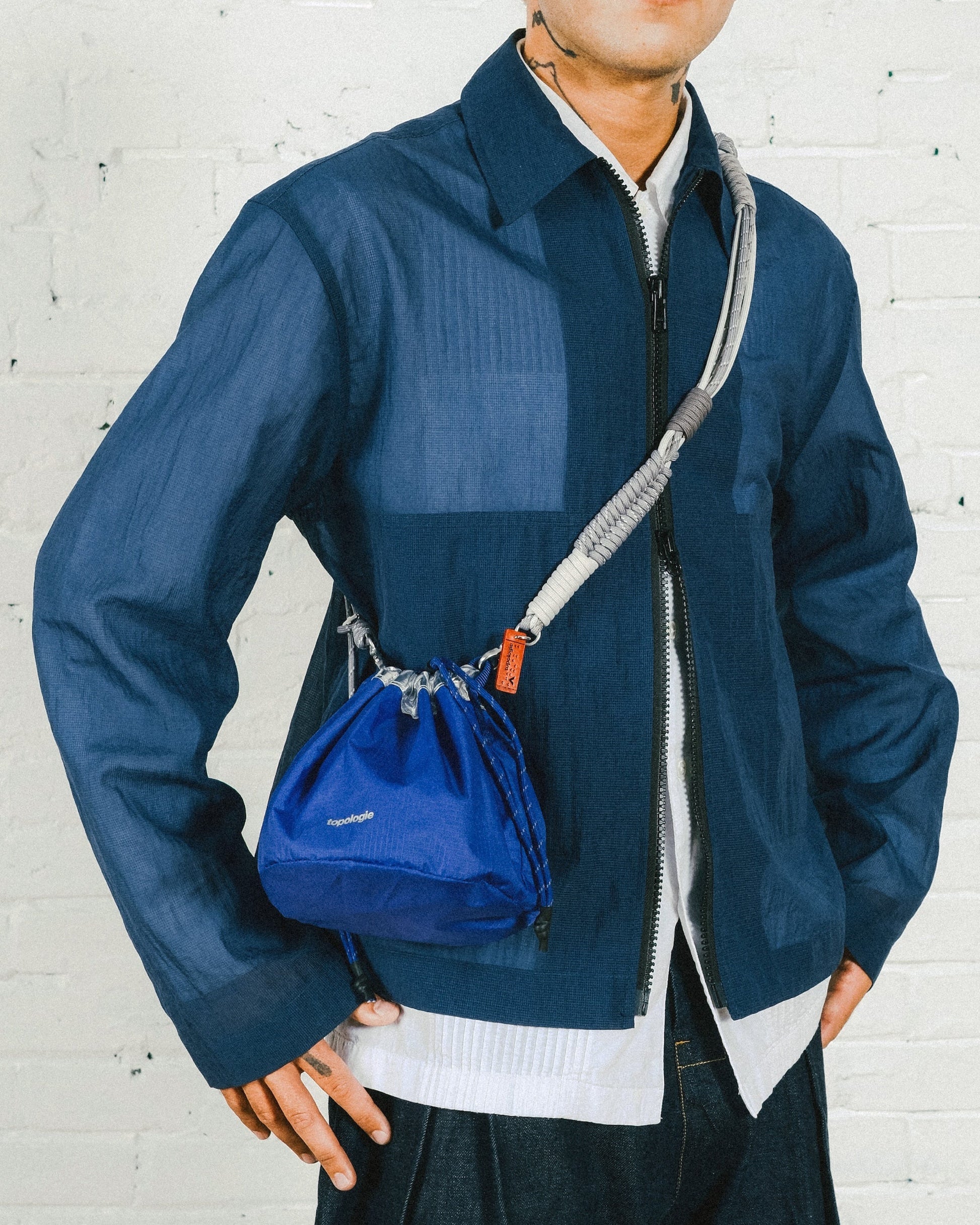 TOPOLOGIE REVERSIBLE BUCKET