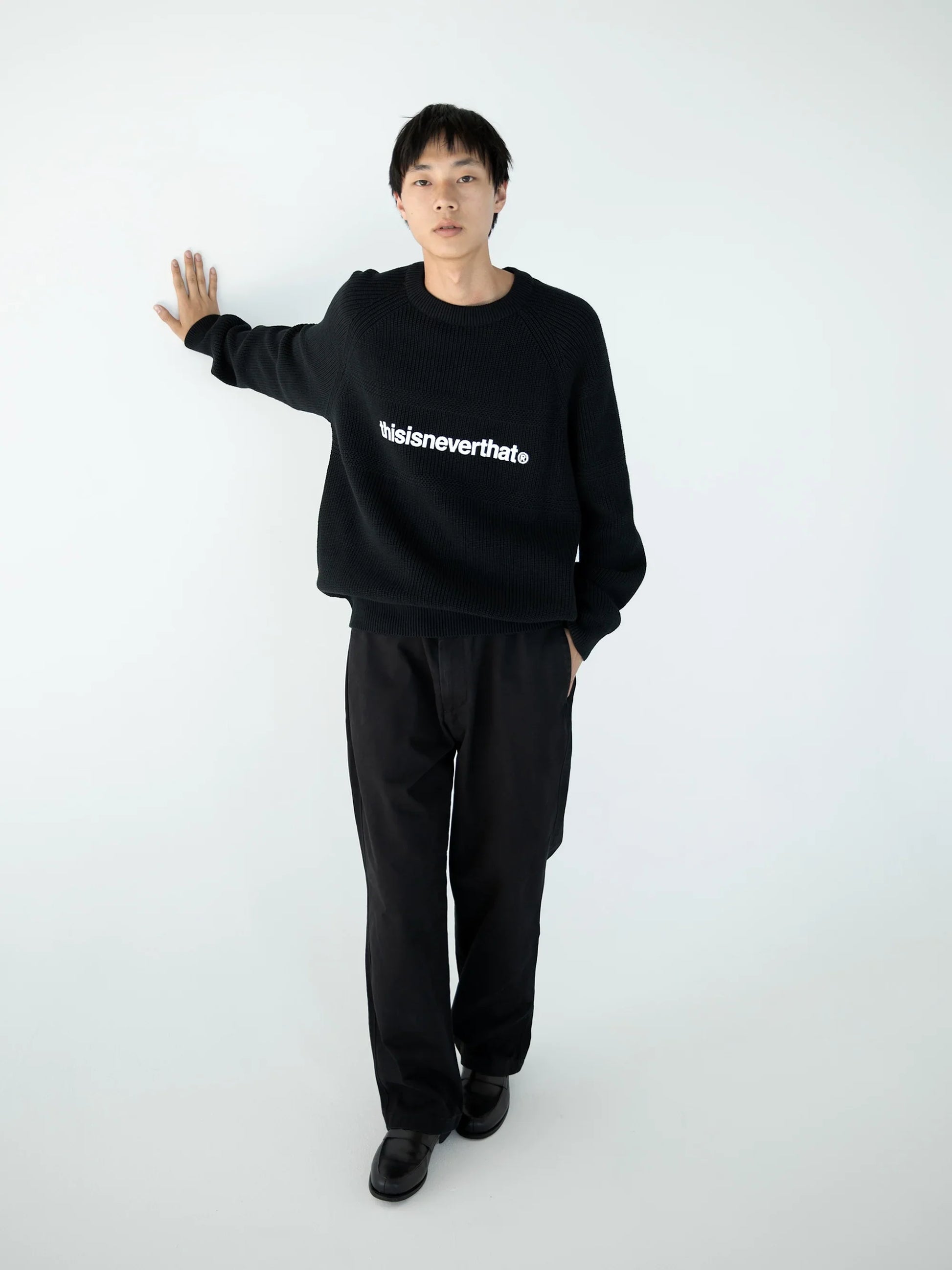 THISISNEVERTHAT - T-LOGO KNIT SWEATER - BLACK