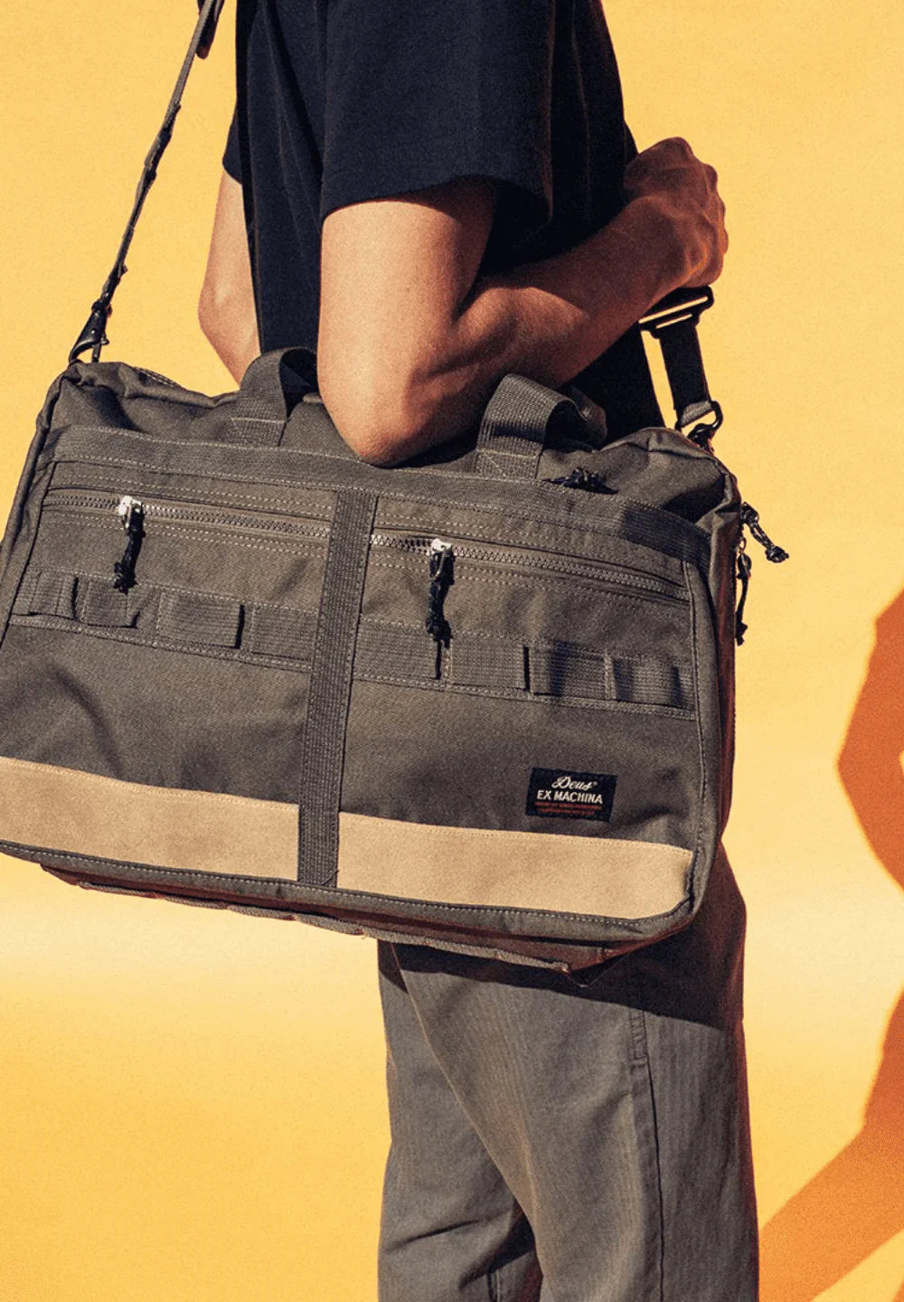 DEUS EX MACHINA TREY 3 WAY BAG - OLIVE