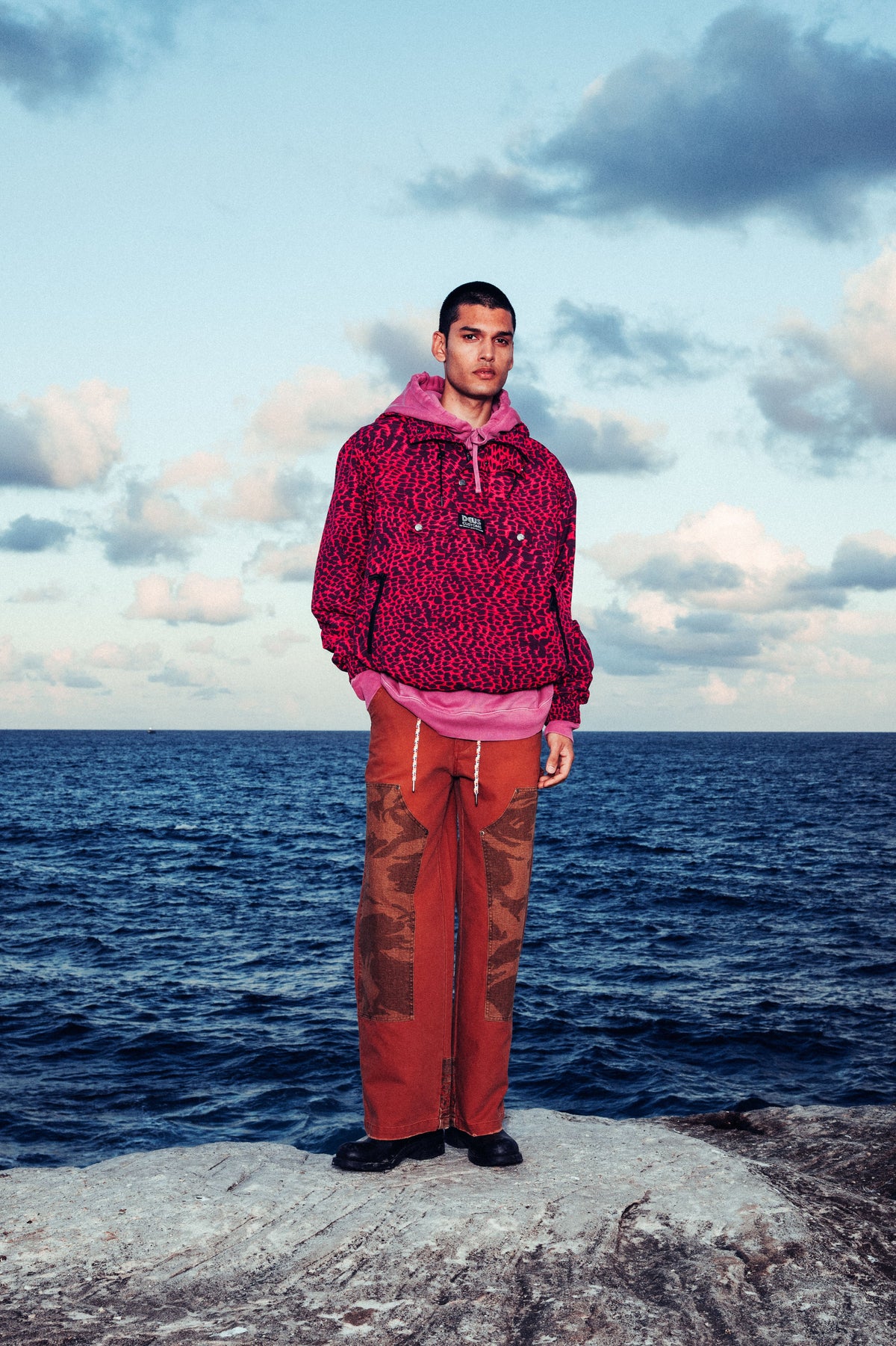 DEUS EX MACHINA ZANZIBAR WINDSTOPPER - RASPBERRY
