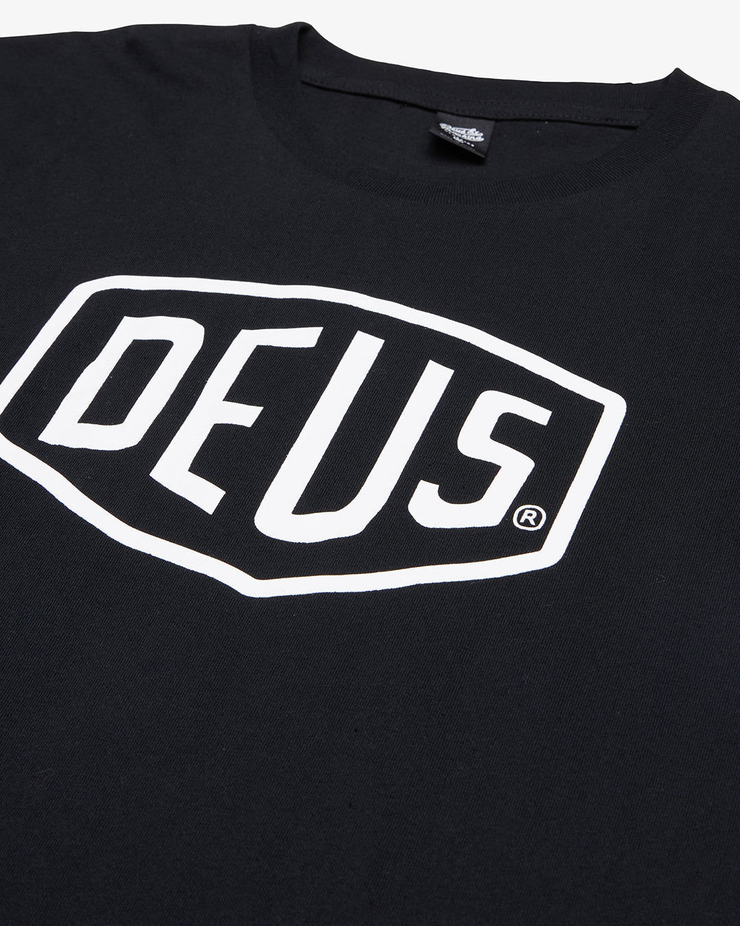 DEUS EX MACHINA SHIELD TEE - BLACK